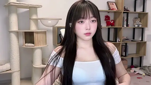Chenjing0 online show from May 14, 2026, 12:13 pm