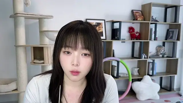 Chenjing0 online show from April 15, 2026, 5:46 am