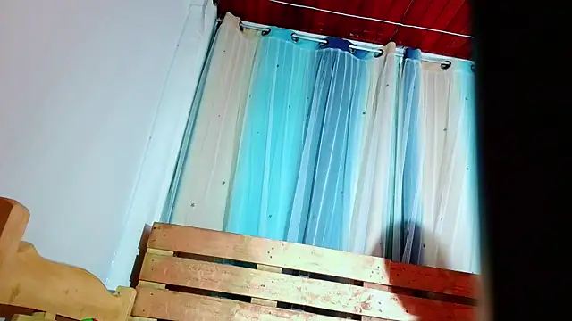 Snapshot of lana_reverse chatting on January 5, 2025, 6:35 pm lana reverse online show from January 5, 2025, 6:35 pm