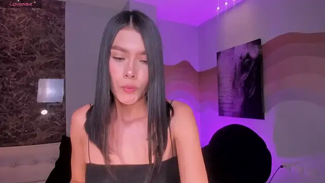 NiaSalvatore online show from February 12, 2026, 3:39 am