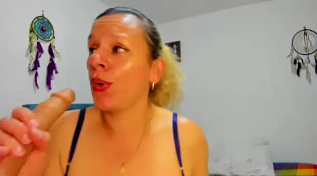 sofi saliva2511 online show from February 25, 2025, 8:21 pm