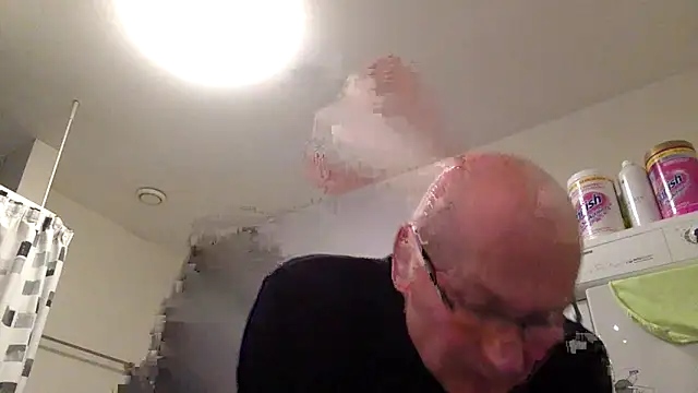 Snapshot of Parleg2 chatting on September 29, 2025, 7:37 am Parleg2 online show from September 29, 2025, 7:37 am