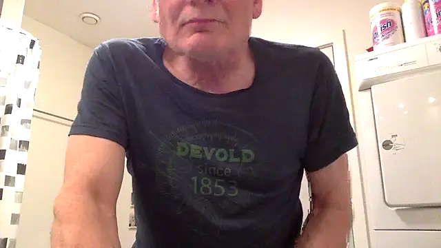 Snapshot of Parleg2 chatting on November 30, 2025, 10:54 pm Parleg2 online show from November 30, 2025, 10:54 pm