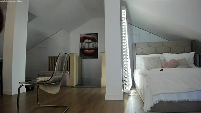 Snapshot of Yourhotqueeen chatting on October 13, 2025, 9:38 pm Yourhotqueeen online show from October 13, 2025, 9:38 pm