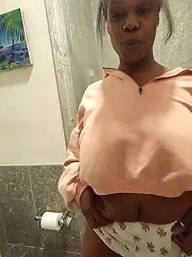 Snapshot of Looking4Jerries chatting on December 19, 2025, 11:51 pm Looking4Jerries online show from December 19, 2025, 11:51 pm