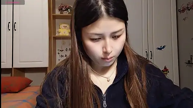 Lucky-xiuxiu online show from February 19, 2025, 12:14 am