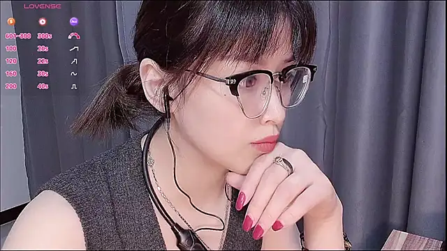 Lucky-xiuxiu online show from October 14, 2025, 3:23 pm