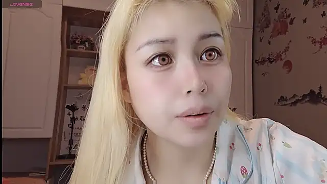 Lucky-xiuxiu online show from February 25, 2025, 3:42 am