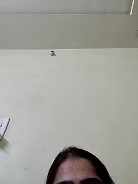 Snapshot of shreya1765 chatting on February 4, 2026, 3:07 pm shreya1765 online show from February 4, 2026, 3:07 pm