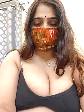 Snapshot of shreya1765 chatting on February 13, 2026, 4:56 am shreya1765 online show from February 13, 2026, 4:56 am