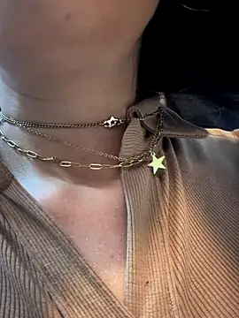 BELLA--26 online show from September 22, 2025, 2:12 pm