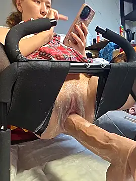 Snapshot of zasmin3 chatting on October 25, 2025, 11:42 am zasmin3 online show from October 25, 2025, 11:42 am