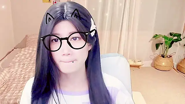 Snapshot of lonelinesseleven chatting on February 15, 2025, 6:12 am lonelinesseleven online show from February 15, 2025, 6:12 am