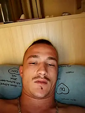 Snapshot of frankthefuck69 chatting on October 18, 2025, 7:05 pm frankthefuck69 online show from October 18, 2025, 7:05 pm