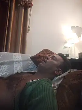 MAGNETICDADDY8 online show from October 10, 2025, 5:47 pm