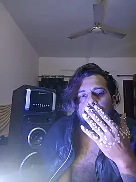 Snapshot of MAGNETICDADDY8 chatting on January 4, 2025, 4:54 am MAGNETICDADDY8 online show from January 4, 2025, 4:54 am
