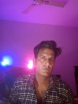 Snapshot of MAGNETICDADDY8 chatting on March 12, 2025, 9:03 pm MAGNETICDADDY8 online show from March 12, 2025, 9:03 pm