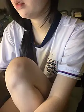 michikami18 online show from January 7, 2025, 7:42 am