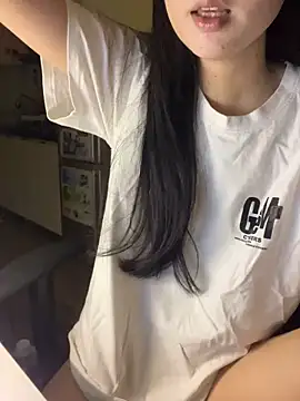 michikami18 online show from January 4, 2025, 3:28 pm