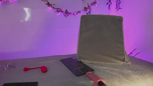 Snapshot of bri_cullen chatting on September 24, 2025, 3:07 pm bri cullen online show from September 24, 2025, 3:07 pm