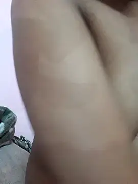 Snapshot of KIRAANVV chatting on January 4, 2025, 12:05 am KIRAANVV online show from January 4, 2025, 12:05 am