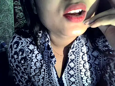 SIYA MAVI online show from March 10, 2026, 8:07 am