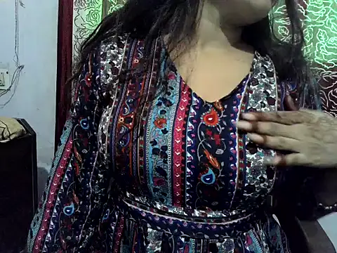 SIYA MAVI online show from October 23, 2025, 5:06 am