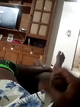 rodrig2107 online show from April 3, 2026, 12:00 pm