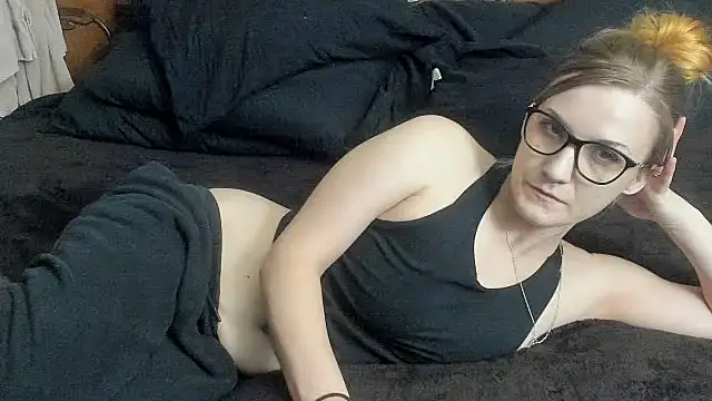 Snapshot of Kitty_DaCocks chatting on November 3, 2025, 5:49 pm Kitty DaCocks online show from November 3, 2025, 5:49 pm