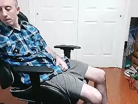 Snapshot of drummer9 chatting on January 1, 2025, 12:00 am drummer9 online show from January 1, 2025, 12:00 am