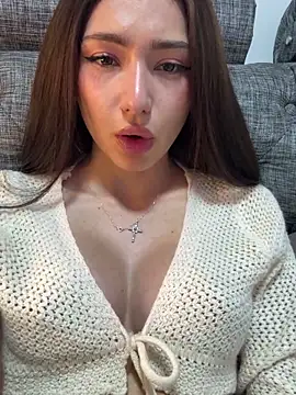 Maddy Jones online show from February 5, 2025, 1:15 am