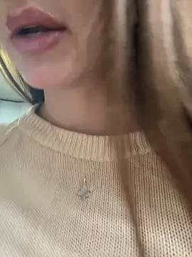 Snapshot of Maddy_Jones chatting on September 30, 2025, 1:55 am Maddy Jones online show from September 30, 2025, 1:55 am