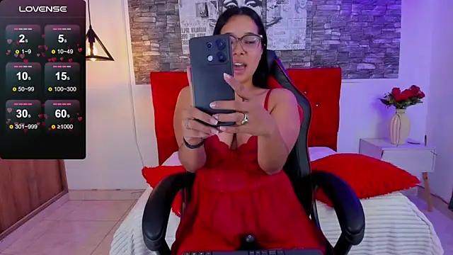 Emily sc online show from September 19, 2025, 1:37 pm