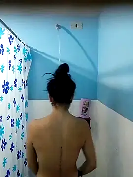 Snapshot of Anniee_x chatting on October 6, 2025, 7:25 pm Anniee x online show from October 6, 2025, 7:25 pm