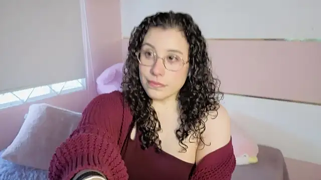 Charlotte  Miller online show from October 26, 2025, 11:43 am