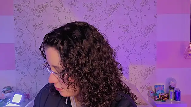 Charlotte  Miller online show from April 4, 2026, 11:39 am