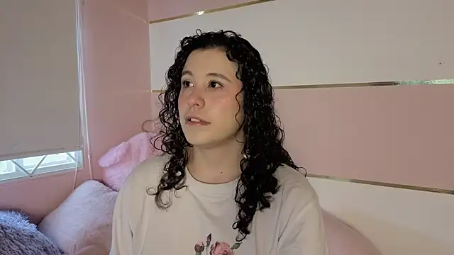 Charlotte  Miller online show from October 14, 2025, 11:44 am