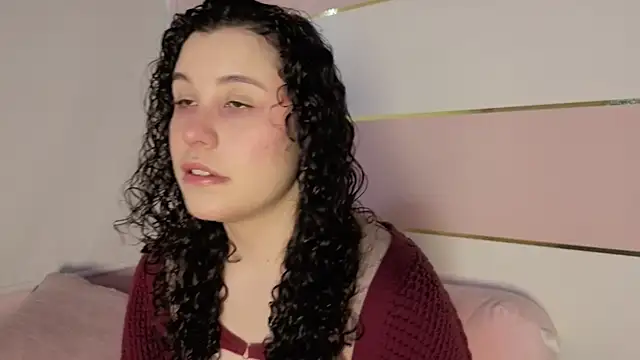 Charlotte  Miller online show from November 9, 2025, 11:47 am