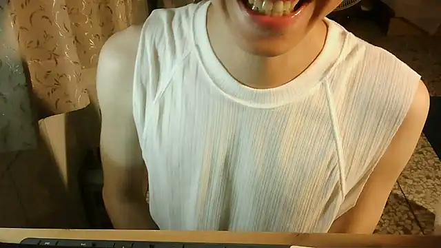 Snapshot of KYU890428 chatting on October 16, 2025, 5:54 pm KYU890428 online show from October 16, 2025, 5:54 pm