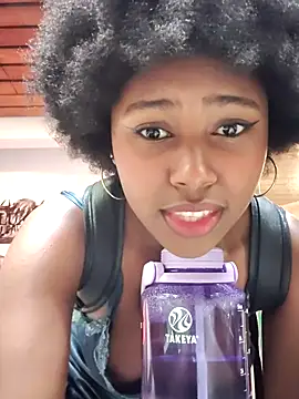 violeta ruiz  online show from October 23, 2025, 10:30 pm