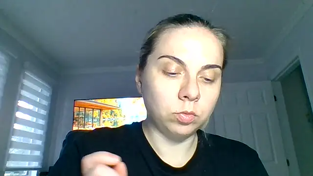 Snapshot of HappyIva chatting on September 30, 2025, 9:21 pm HappyIva online show from September 30, 2025, 9:21 pm