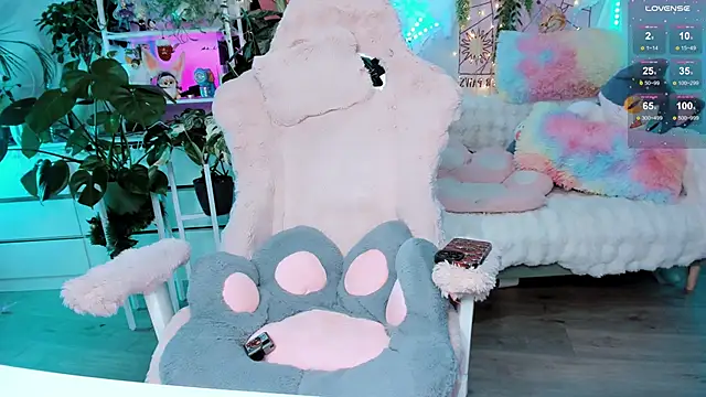 Snapshot of cutelittlepuff chatting on February 19, 2025, 7:59 pm cutelittlepuff online show from February 19, 2025, 7:59 pm