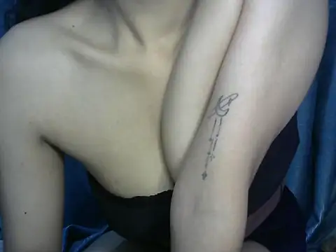 Horny honey69 online show from January 16, 2025, 5:12 pm