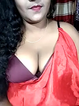 YERY HOT online show from November 15, 2025, 5:50 pm