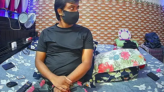 Hot Nila online show from April 19, 2026, 3:07 am