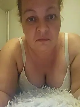 Snapshot of RyleeSherry chatting on February 14, 2025, 6:19 pm RyleeSherry online show from February 14, 2025, 6:19 pm