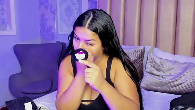 Snapshot of KonyBell chatting on October 3, 2025, 1:23 pm KonyBell online show from October 3, 2025, 1:23 pm