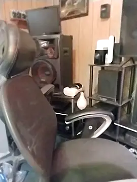 Rebeckalove online show from December 21, 2025, 1:35 pm