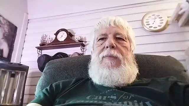 Snapshot of Futura_intx chatting on July 17, 2026, 12:08 am Futura intx online show from July 17, 2026, 12:08 am