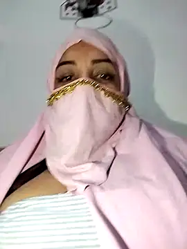 lucianamorales online show from February 22, 2025, 5:55 am